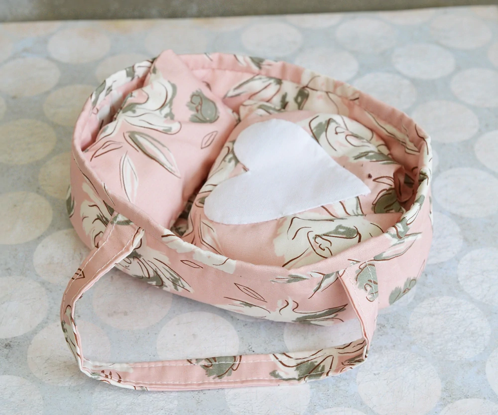 Myší korbička růžová (výška zvířátka 14 cm)