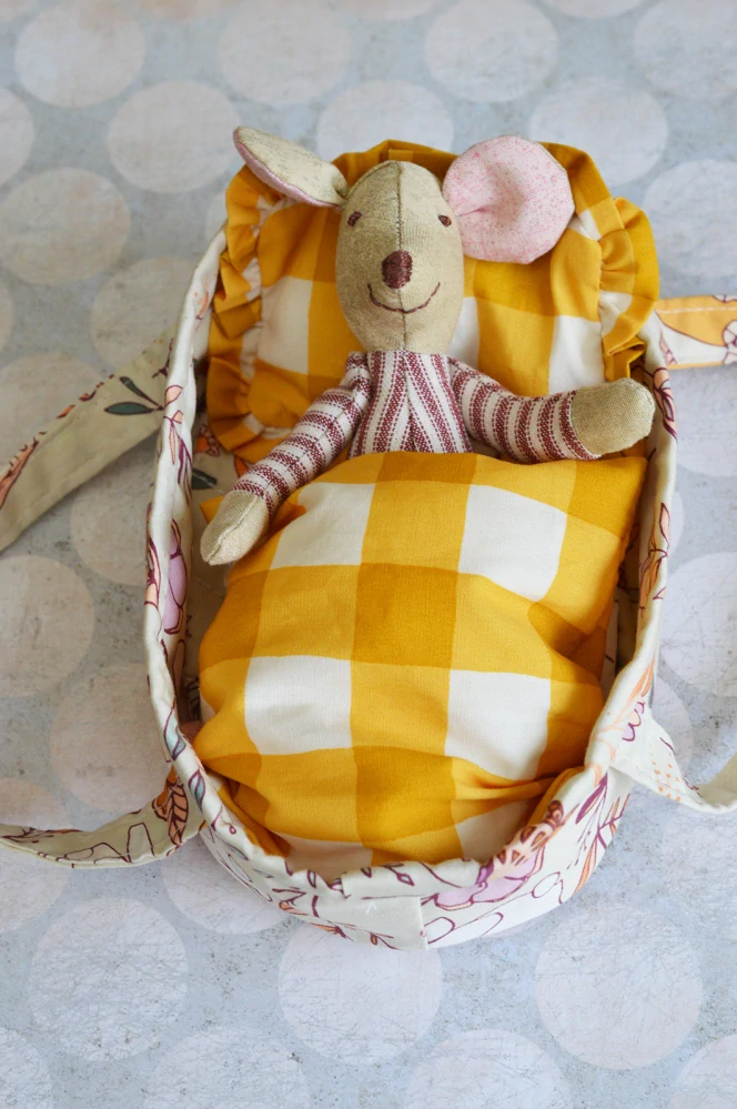 Myší postýlka (výška zvířátka 14 cm)