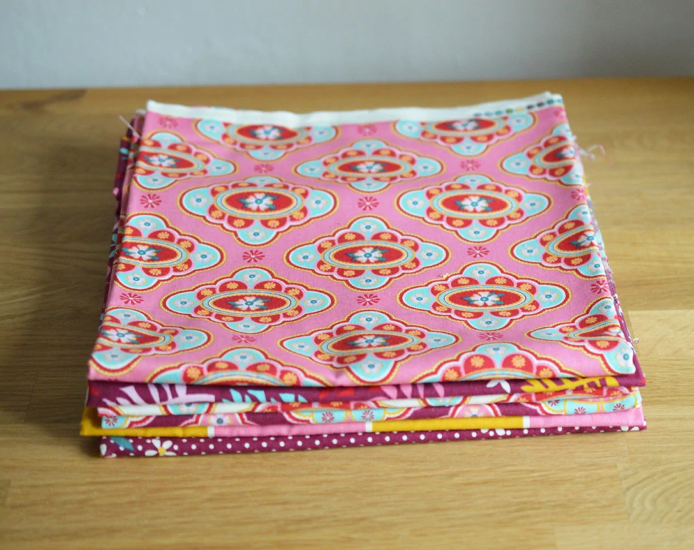 Ornament na růžové