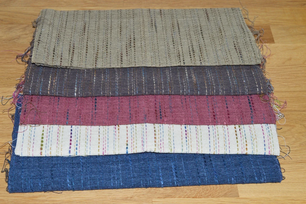 Hnědá prošívaná