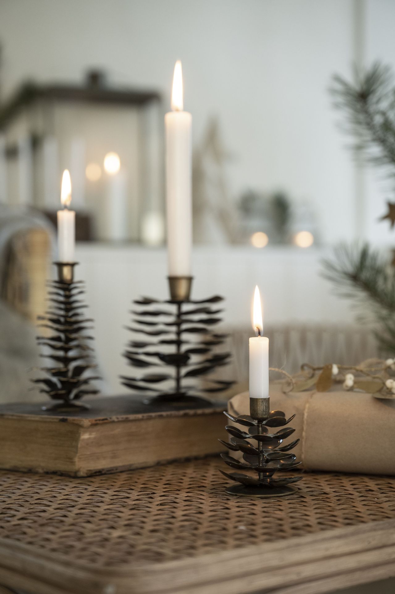 Kovový svícínek Cone Brass 6 cm