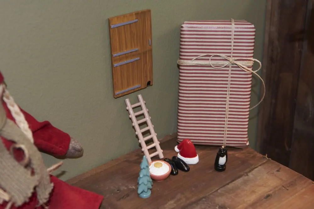 Dekorativní dvířka pro vánoční skřítky Elf Door - set 7 ks